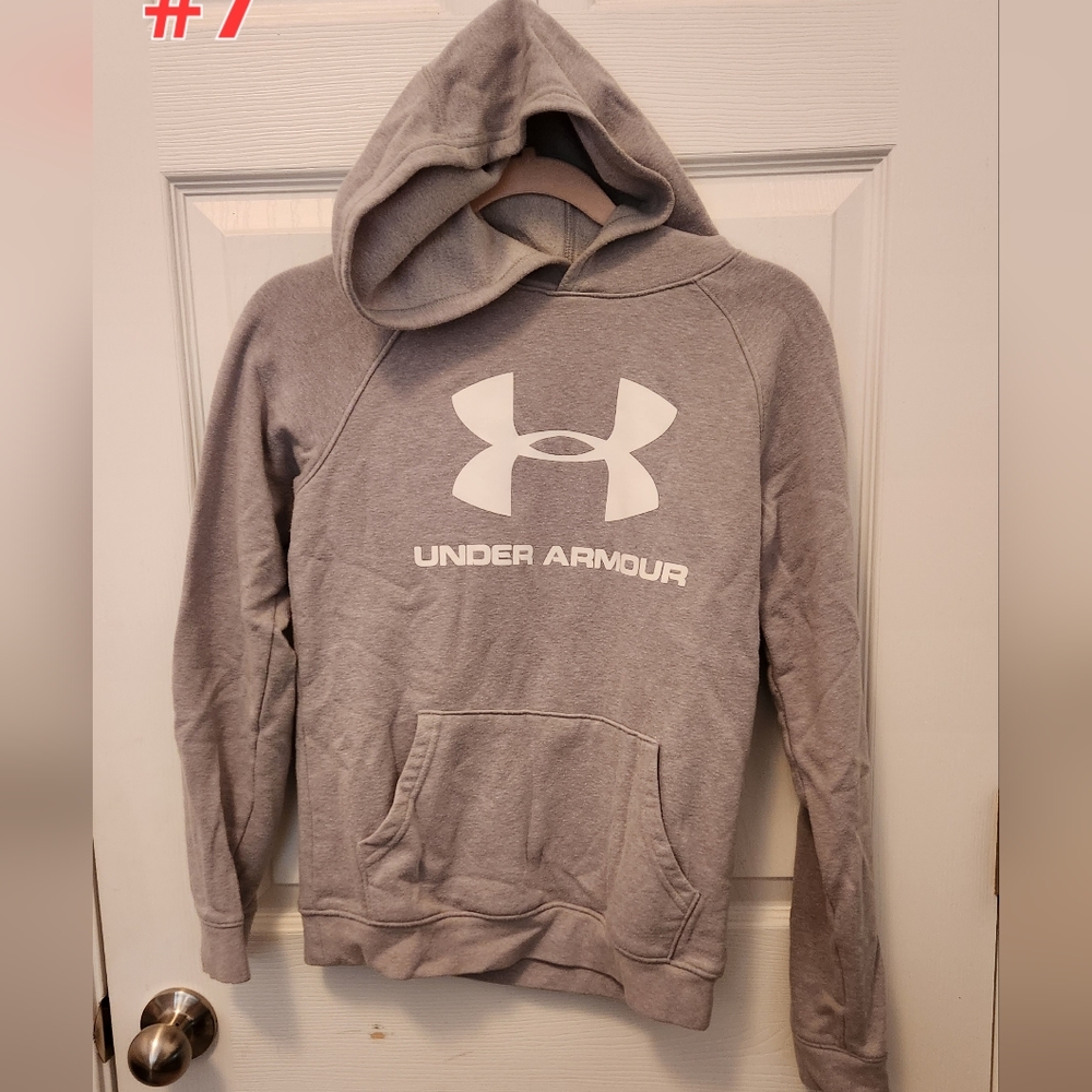 Under armour hoodie boys large